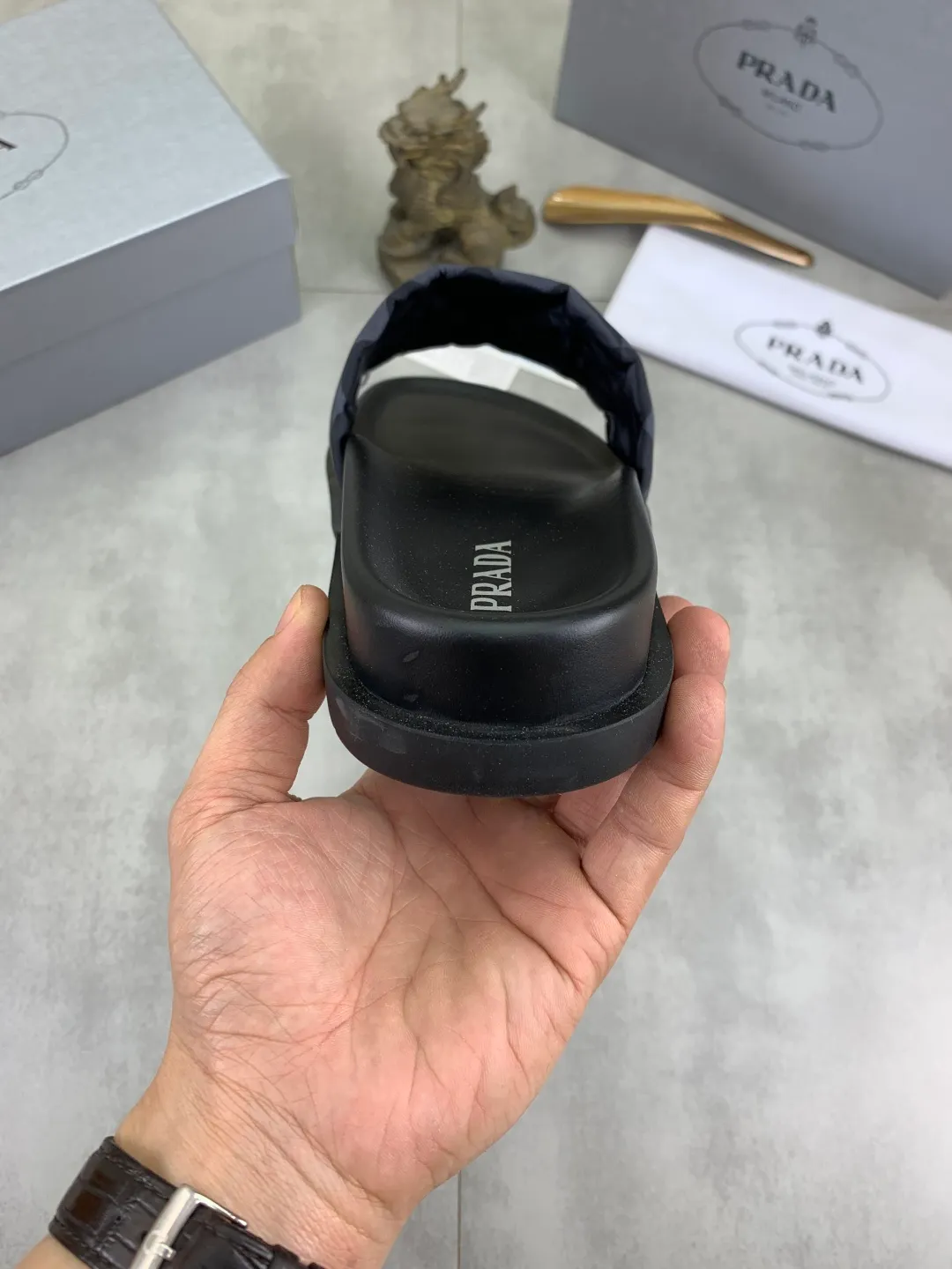 Men's shoes 💰P320💰【New style】🎁🎁🎁 PRADA Prada's new casual slippers, original official website, perfect workmanship, conveying a kind of noble luxury, sublimating its definition of luxury in Prada's high-end extraordinary craftsmanship. Original combination outsole, code number: 38-44 (45 customized) Multiple colors 🉑️ to choose from